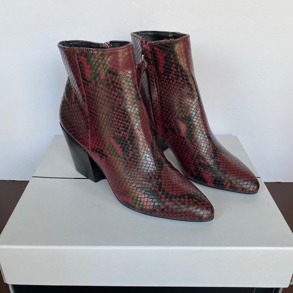DOLCE VITA Pells Red Snake Ankle Boots Size 6 - Picture 10 of 10